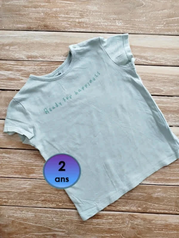 ๐ T-shirt manches courtes bleu clair Kiabi bรฉbรฉ Fille ou Garรงon 2ans / 86cm